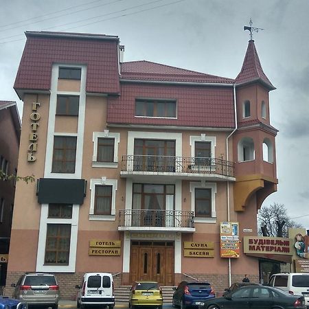 Hotel Smaragd Nadvirna Exterior photo